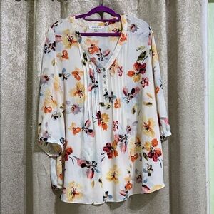 Rose & Olive White Floral V-Neck Pintuck Blouse